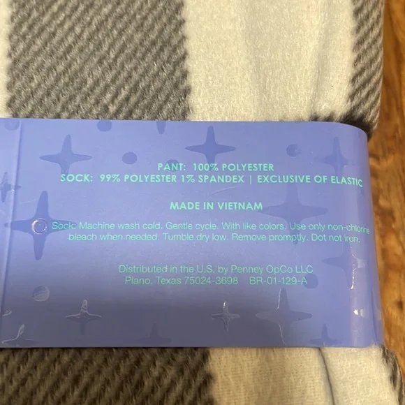 Sleep Chic Fleece Pants & Socks Set - Picture 8 of 8